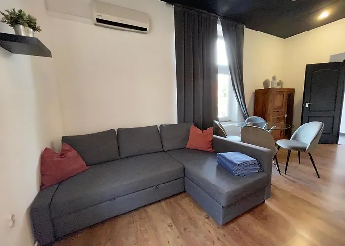 Smeraldo Apartment *